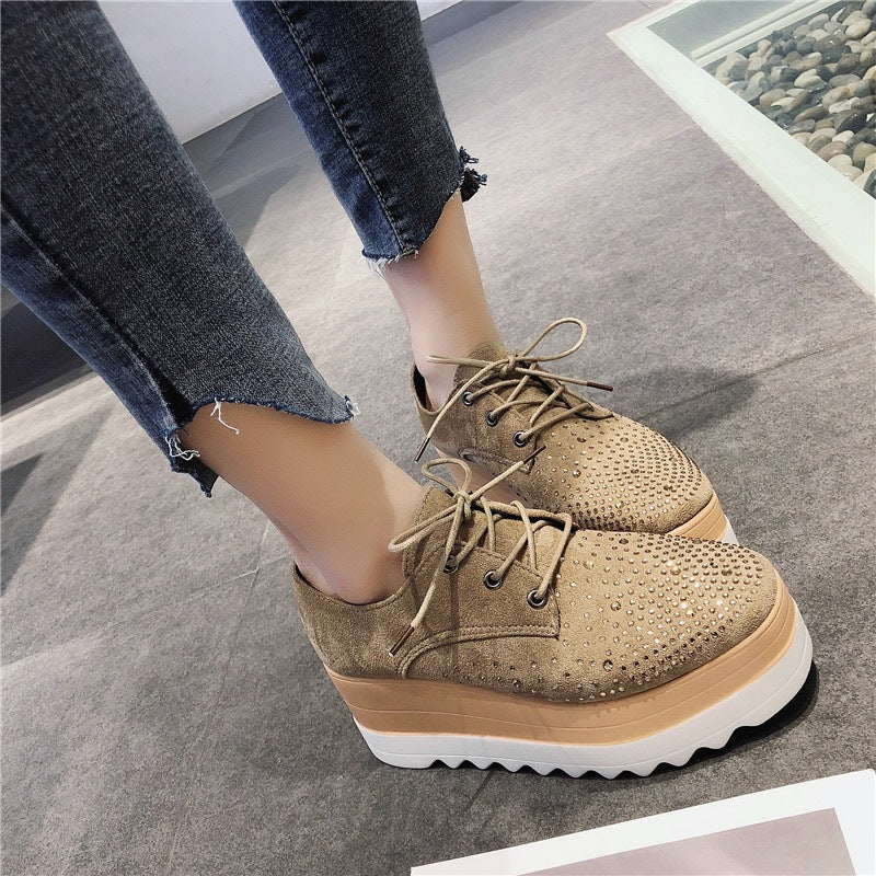 Thick-soled platform shoes | Brodtica.com - Brodtica Thick-soled platform shoes | Brodtica.com Brodtica.com | USA "Platform shoes with thick soles." Inner material: cotton