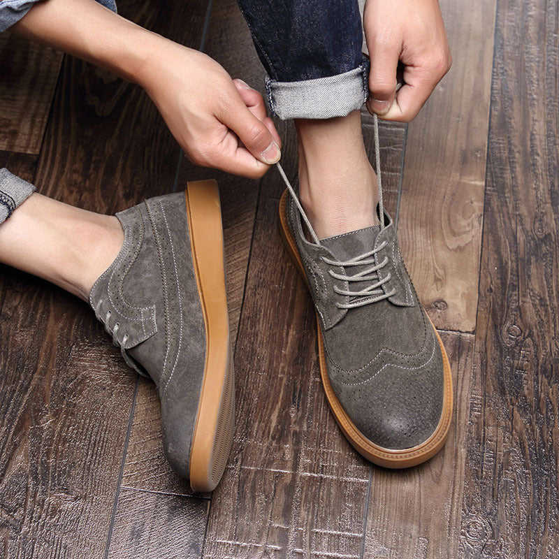 Casual shoes pig leather men's British trendy shoes | Brodtica.com - Brodtica Casual shoes pig leather men's British trendy shoes | Brodtica.com With regards to making premium shoes, the decision of leather assumes a significant part. Pig leather, albeit less normally known contrasted with its ox-like partner, stands apart in light of multiple factors. Its extraordinary non-abrasiveness, adaptability, and strength are unmatched. This makes it a valued material for making British trendy shoes.