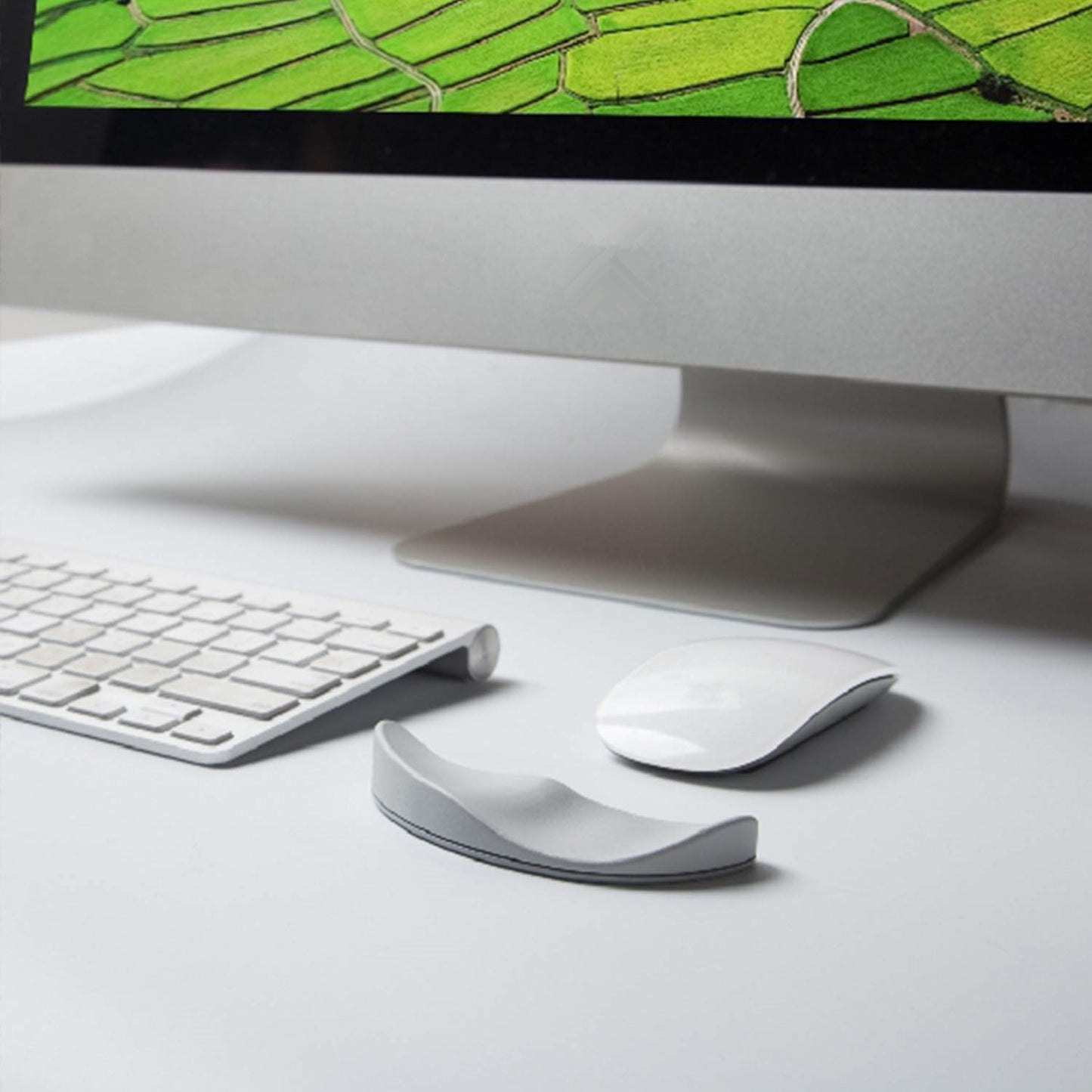Streamline Ergonomic Mouse Pad with Gel Wrist Rest for Office and Gaming | Brodtica.com - Brodtica